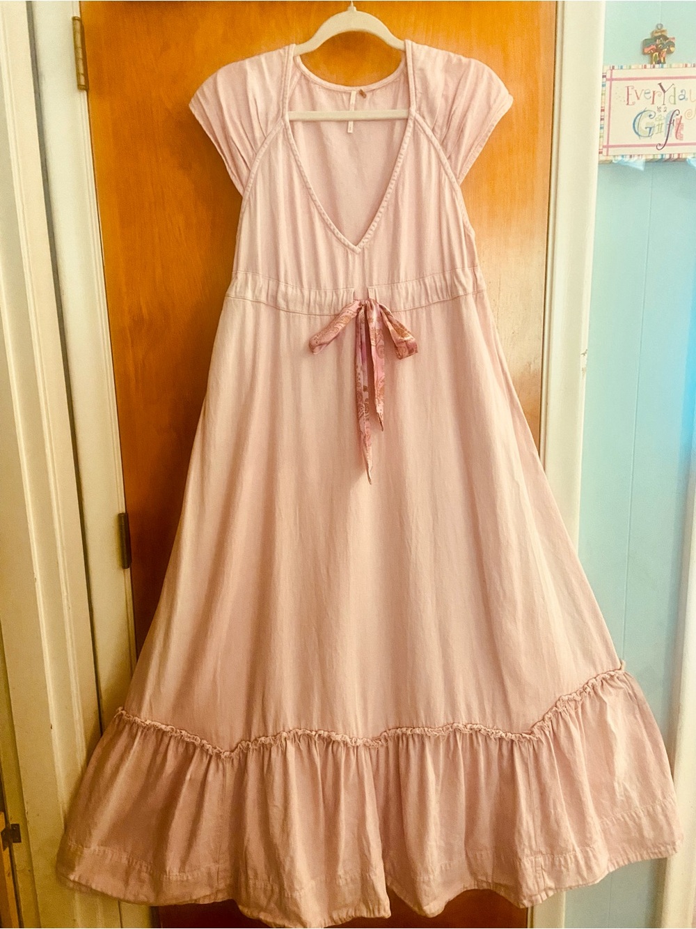 FREE PEOPLE Small Light Pink V-Neck Cotton Maxi Dress w/Floral Ribbon Tie Waist